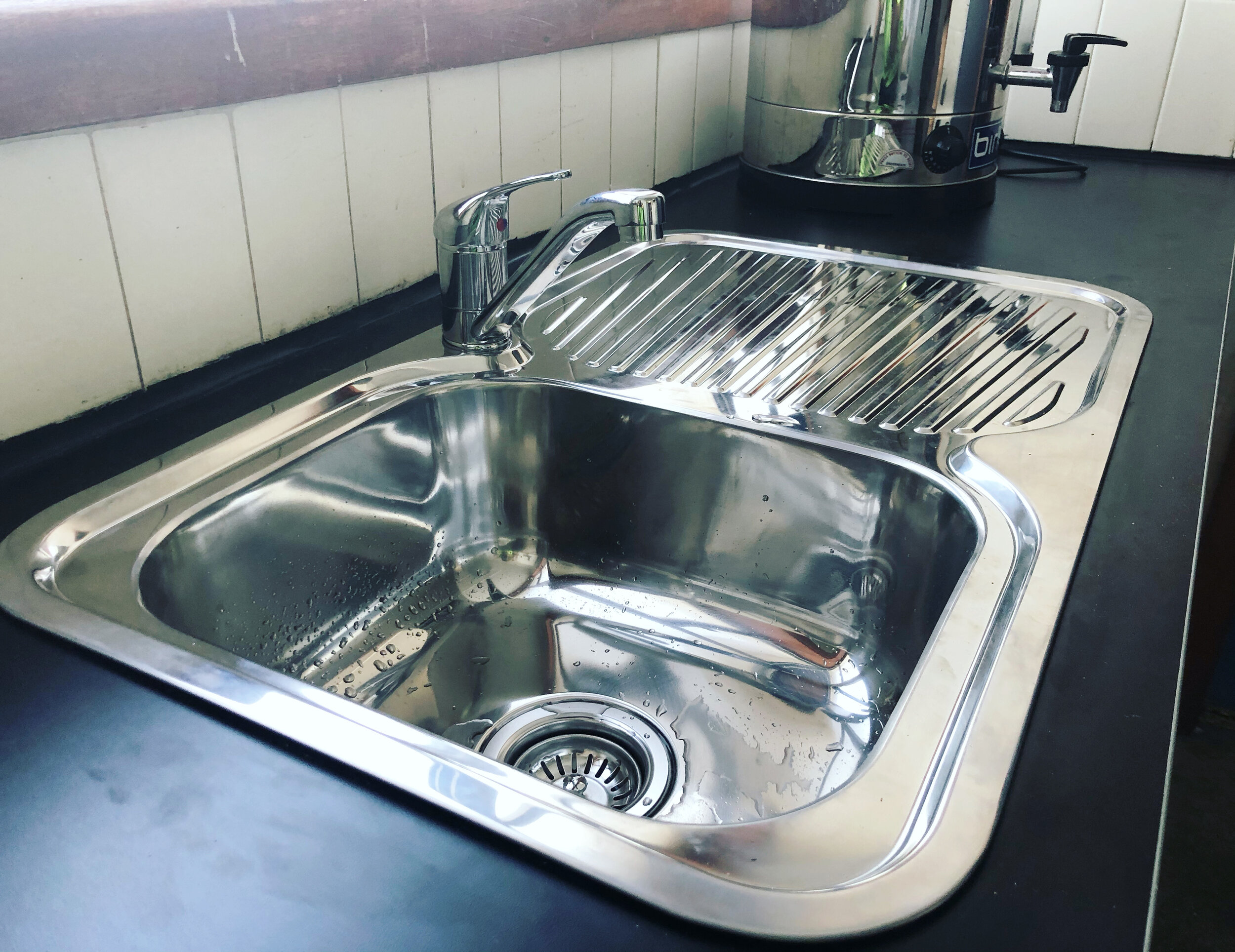 Kitchen sink installation